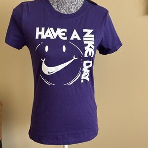 NWT Women’s Nike T-Shirt